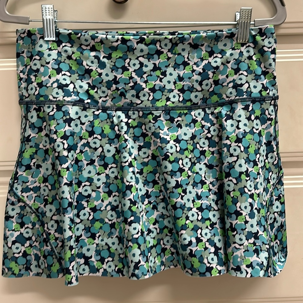 Women’s Athleta tennis skirt